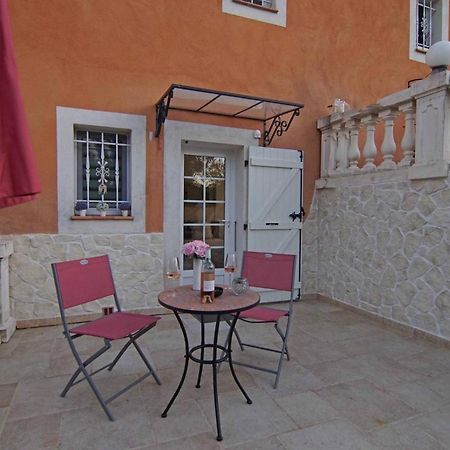 Chez Amali - Elegant Appartement De Vacances En Provence Avec Terrasse Brignoles Eksteriør bilde