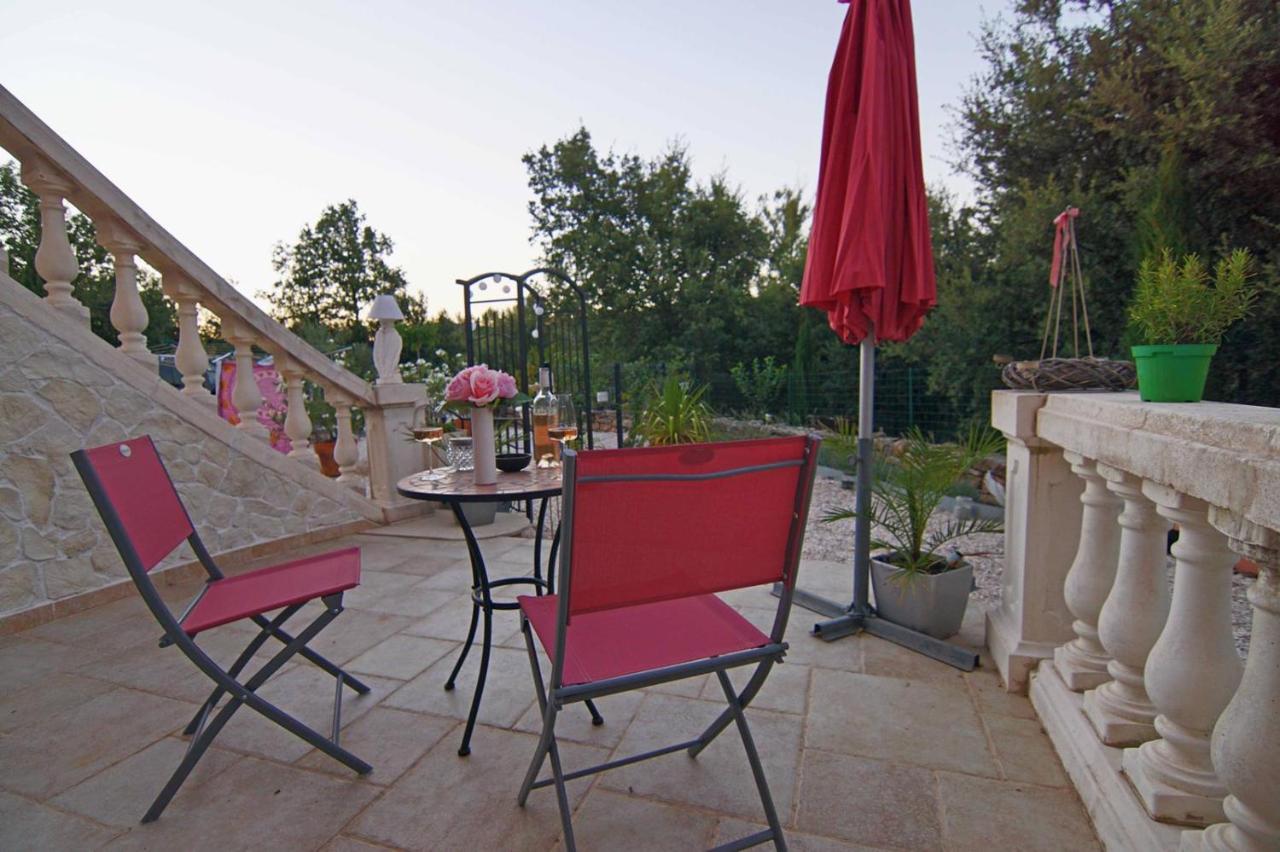 Chez Amali - Elegant Appartement De Vacances En Provence Avec Terrasse Brignoles Eksteriør bilde