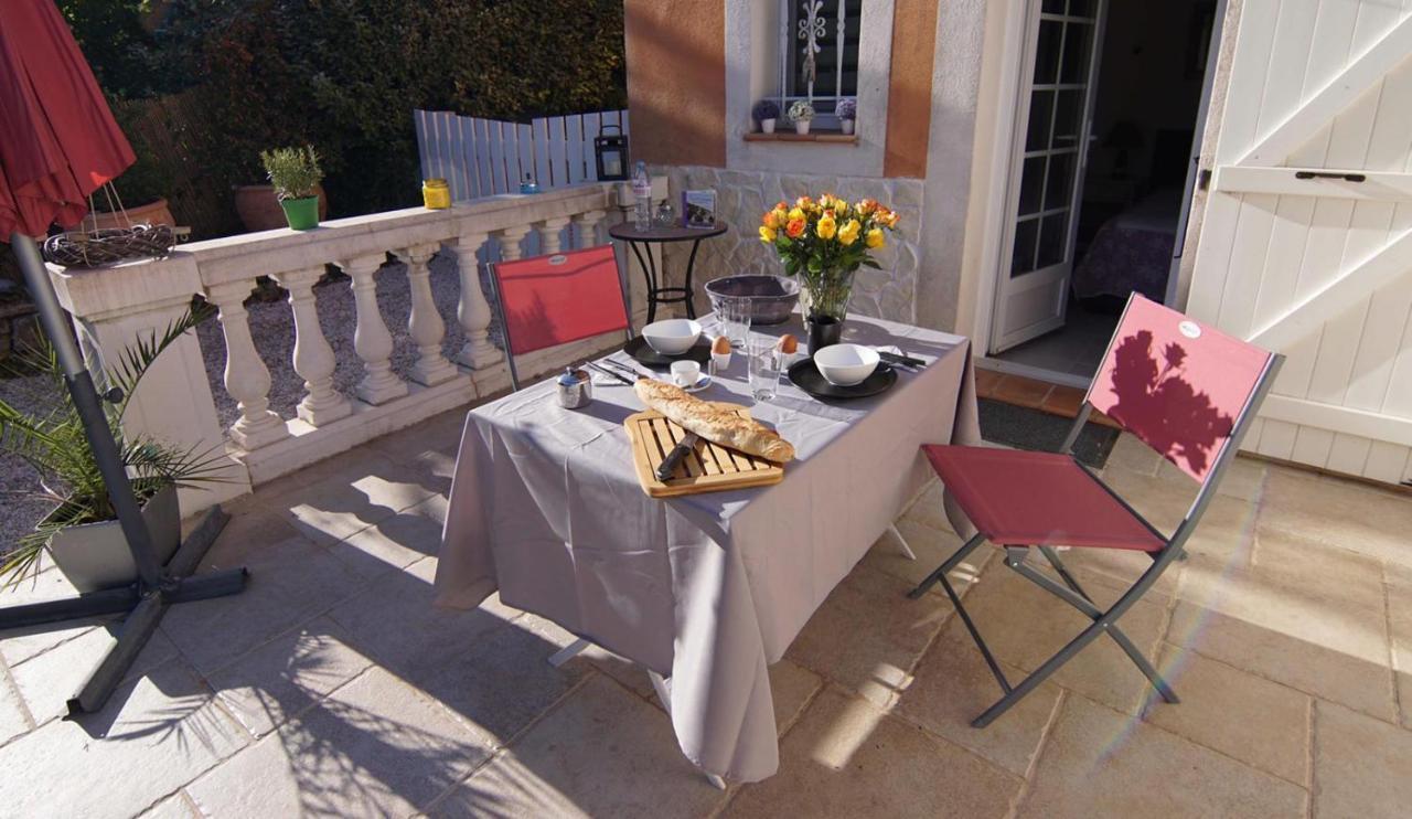 Chez Amali - Elegant Appartement De Vacances En Provence Avec Terrasse Brignoles Eksteriør bilde