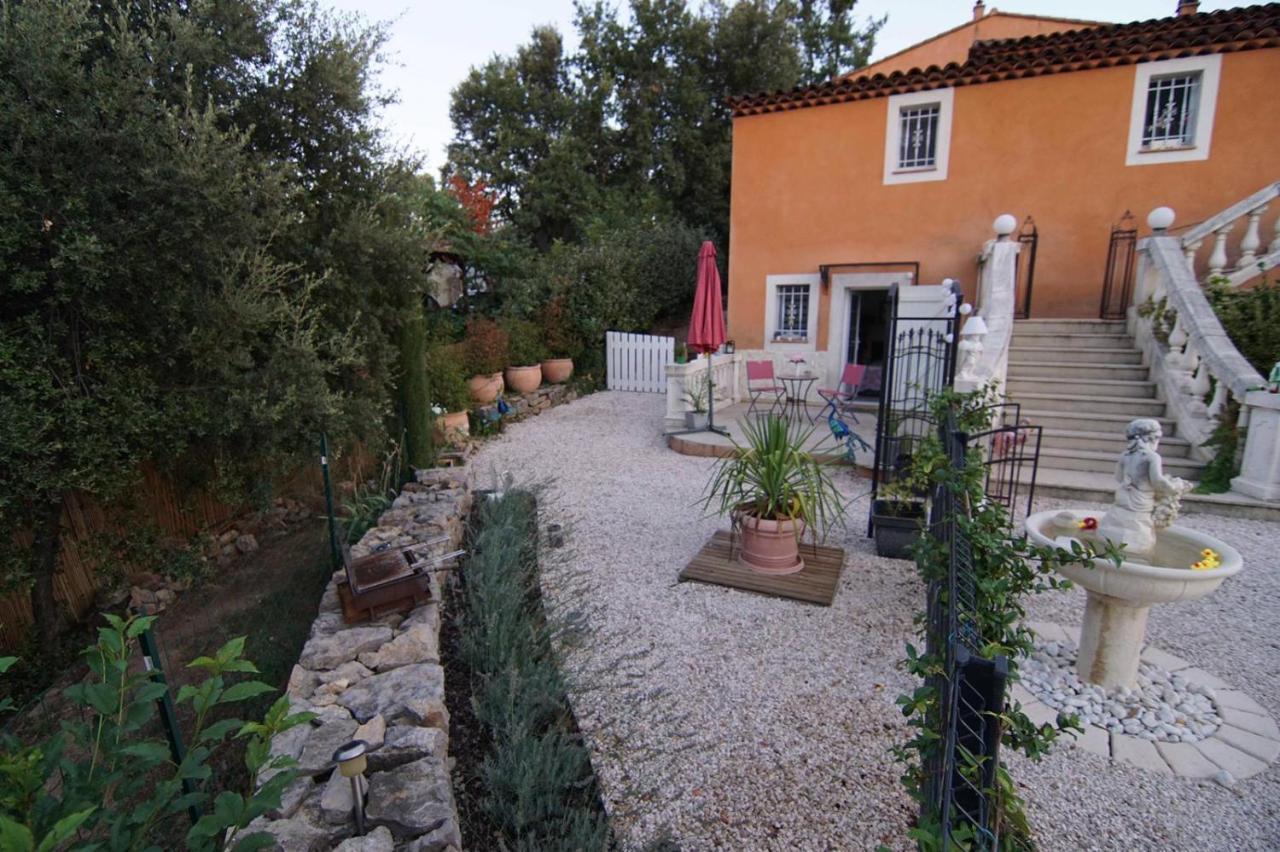 Chez Amali - Elegant Appartement De Vacances En Provence Avec Terrasse Brignoles Eksteriør bilde