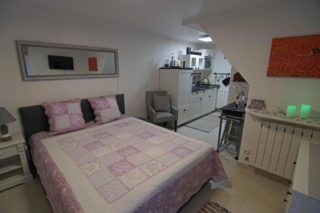 Chez Amali - Elegant Appartement De Vacances En Provence Avec Terrasse Brignoles Eksteriør bilde